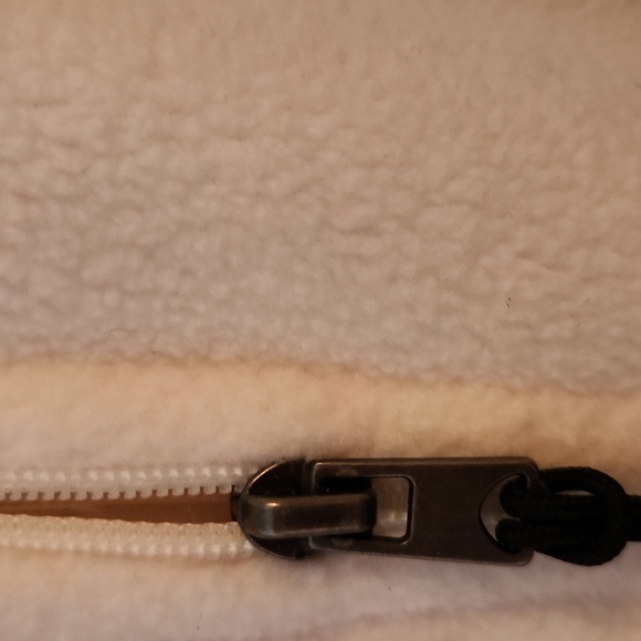 Nwt! Fuda fluffy jacket reversible zip up - Picture 9 of 13